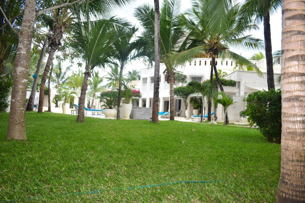 The Villa Luxury Suites Hotel Diani Beach Bagian luar foto