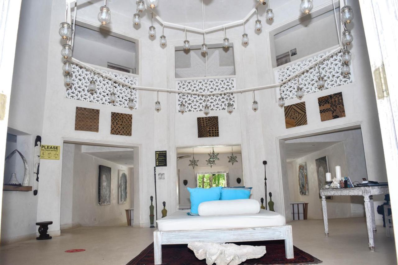 The Villa Luxury Suites Hotel Diani Beach Bagian luar foto