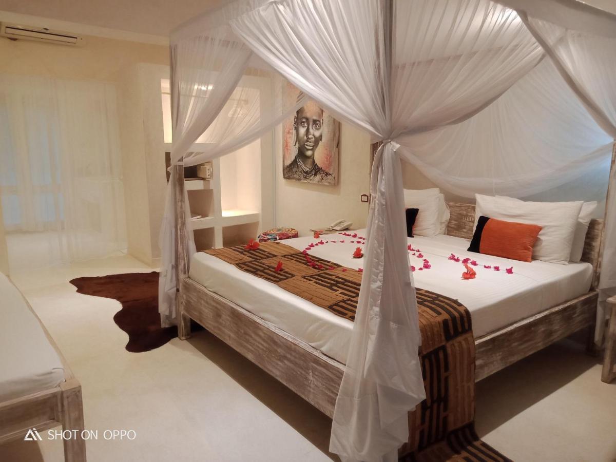 The Villa Luxury Suites Hotel Diani Beach Bagian luar foto