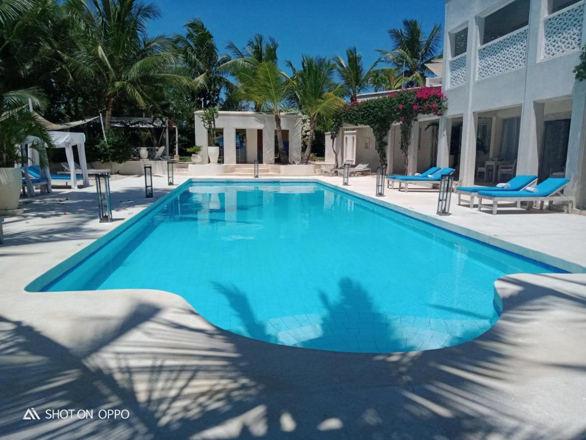 The Villa Luxury Suites Hotel Diani Beach Bagian luar foto