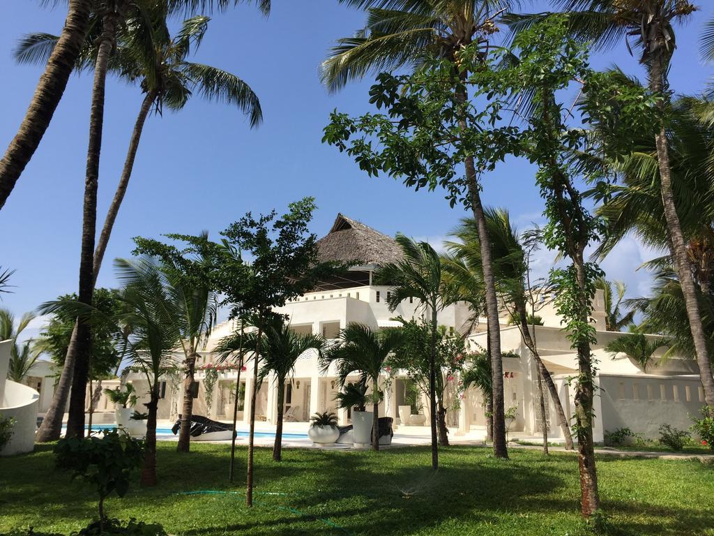 The Villa Luxury Suites Hotel Diani Beach Bagian luar foto