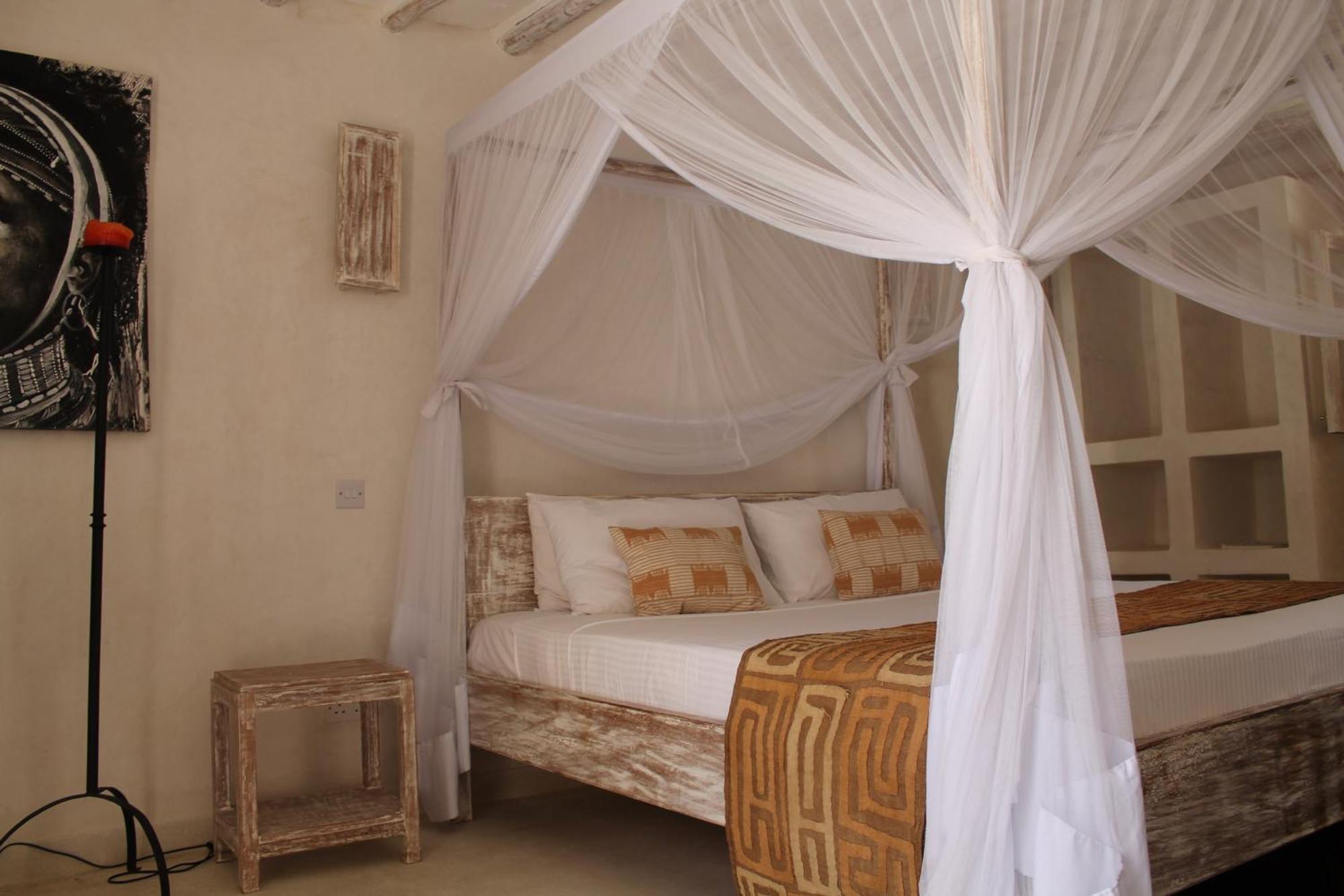 The Villa Luxury Suites Hotel Diani Beach Bagian luar foto