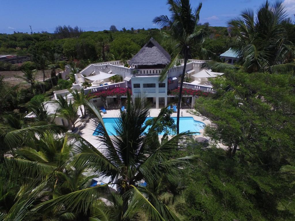 The Villa Luxury Suites Hotel Diani Beach Bagian luar foto