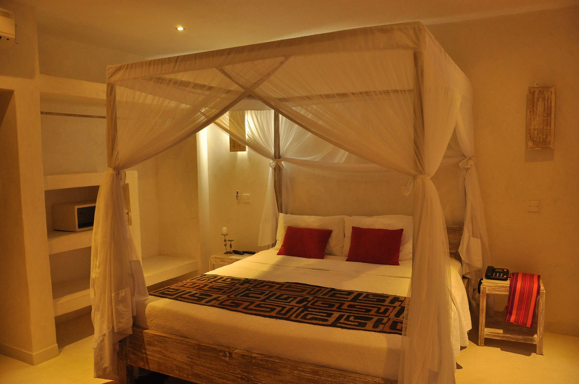 The Villa Luxury Suites Hotel Diani Beach Bagian luar foto